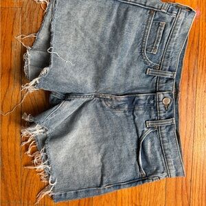 Women’s banana republic Denim Frayed Hem Women’s Shorts - Light Blue size 28